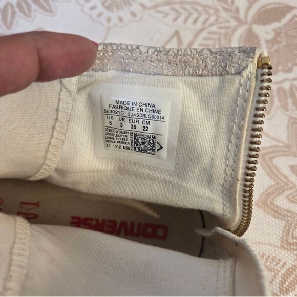 Converse Chuck Taylor All Star Shoes Womens Fringe Iridescent Hi Top 553021C NWD - Picture 7 of 7